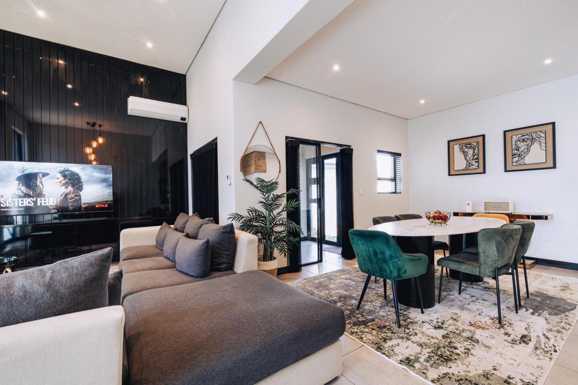 Phoenix Holiday home